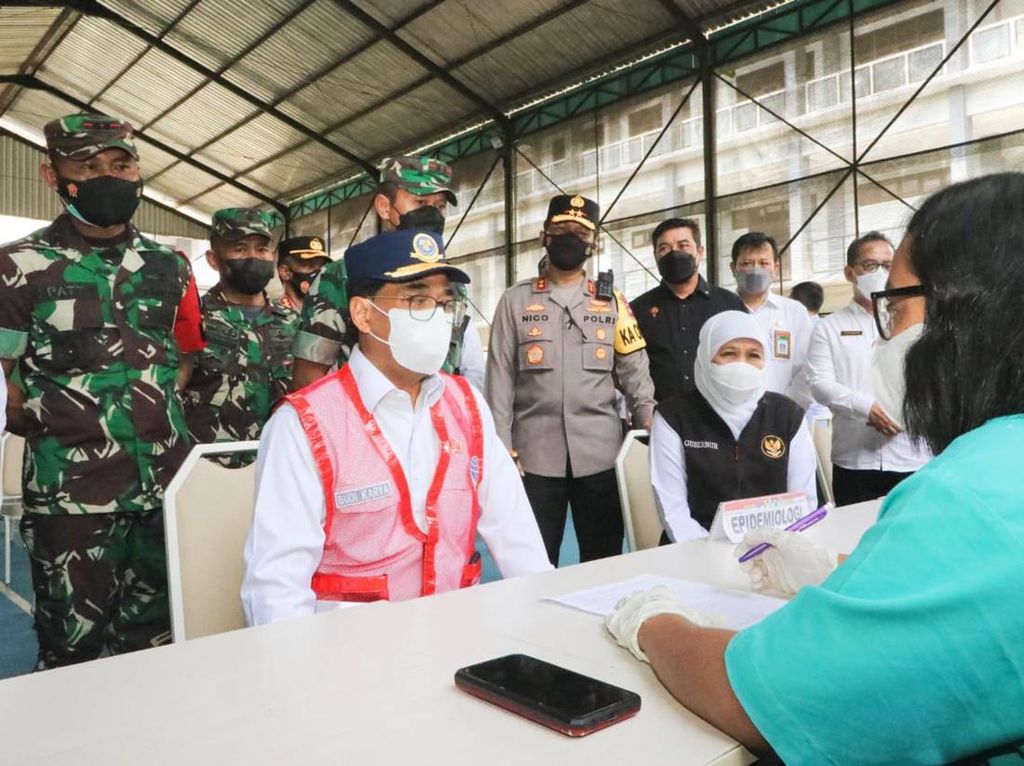 Menhub dan Gubernur Khofifah Tinjau Tempat Karantina Jelang Kedatangan TKI Menhub dan Gubernur Khofifah Tinjau Tempat Karantina Jelang Kedatangan TKI