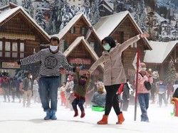 Liburan ke Trans Snow Bekasi, Beli Tiketnya di Website Lebih Untung!
