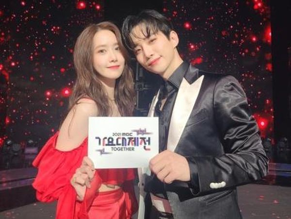 Serasinya Yoona SNSD dan Junho 2PM