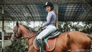 Almira Andani Ketagihan Nunggang Kuda!