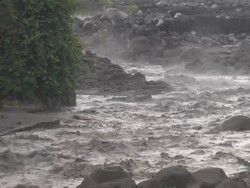 Banjir Lahar Dingin Semeru Hanyutkan Satu Rumah Warga
