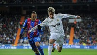 7. Fabio Coentrao - bek kiri. Dibeli dari Benfica seharga 30 juta euro di musim 2011/2012. Foto: (Getty Images)