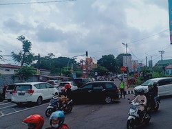 Jalur Telaga Sarangan Magetan Macet 2 KM, Semua Kendaraan Diputar Balik