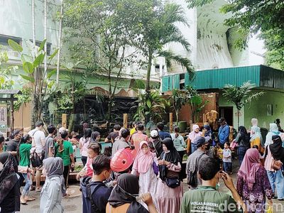 Libur Tahun Baru, Pengunjung KBS Membeludak