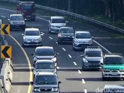 Jangan Panik! Lakukan Ini Saat Mobil Mogok di Tol Cipularang