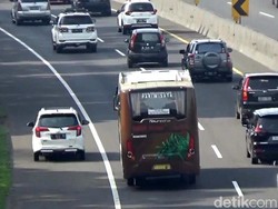 Bukan Cuma yang Ngebut, Kendaraan Lelet di Tol Juga Perlu Ditertibkan