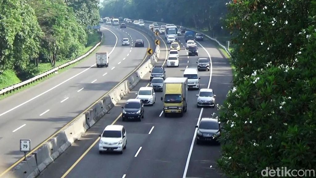 Libur Tahun Baru, Tol Cipularang Arah Bandung Padat Libur Tahun Baru, Tol Cipularang Arah Bandung Padat