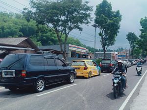 Jalur Telaga Sarangan Magetan Macet hingga 2 KM Saat Libur Tahun Baru