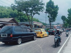 Jalur Telaga Sarangan Magetan Macet hingga 2 KM Saat Libur Tahun Baru