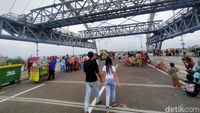 Makin Sore, Jembatan Suroboyo Kian Ramai