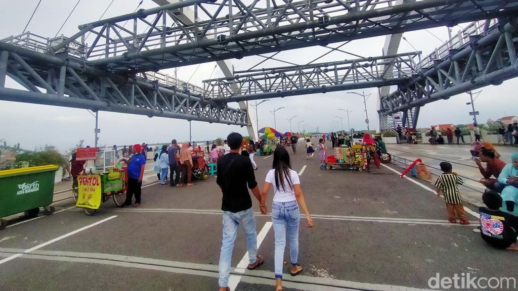 Makin Sore, Jembatan Suroboyo Kian Ramai
