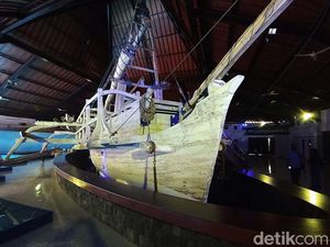 Melihat Museum Kapal Samudra Raksa di Borobudur Melihat Museum Kapal Samudra Raksa di Borobudur