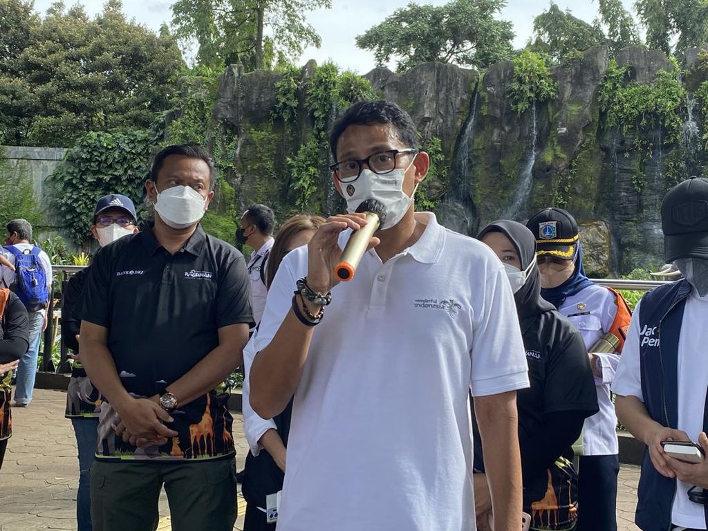 Dituding Kamrussamad Pencitraan Elektabilitas, Ini Kata Sandiaga Dituding Kamrussamad Pencitraan Elektabilitas, Ini Kata Sandiaga