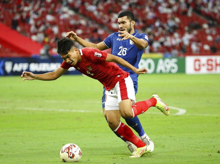 Thailand bermain imbang 2-2 dengan Indonesia di leg kedua final Piala AFF 2020. Hasil ini mengantarkan War Elephant menjadi juara dengan agregat 6-2.