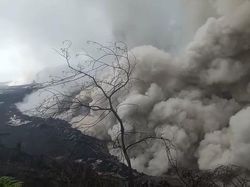 Hujan Intensitas Tinggi Sebabkan Banjir Lahar Dingin Semeru Kembali Terjadi