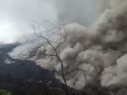 Hujan Intensitas Tinggi Sebabkan Banjir Lahar Dingin Semeru Kembali Terjadi