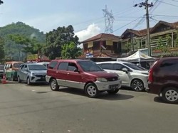 Kawasan Ciwidey Diserbu Wisatawan, Polisi Berlakukan One Way
