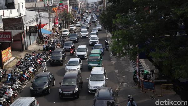 Libur Nataru, Lalin Menuju Lembang Macet