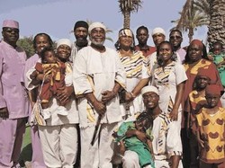 Astaga! Pria Ini Punya 16 Istri dan 151 Anak