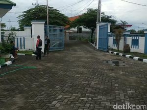 Deteni yang Kabur Tabrak Gerbang Rudenim Surabaya Ternyata WN Palestina Deteni yang Kabur Tabrak Gerbang Rudenim Surabaya Ternyata WN Palestina