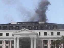 Gedung Parlemen Afrika Selatan Kebakaran!