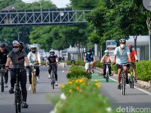 PPKM Level II, Kawasan Bundaran HI Ramai Aktivitas Warga! PPKM Level II, Kawasan Bundaran HI Ramai Aktivitas Warga!