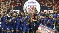 Pencapaian individu buat Chanathip Songkrasin ini melengkapi keberhasilannya membantu Thailand juara Piala AFF. Foto: AP/Suhaimi Abdullah