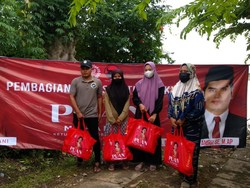 Ribuan Sembako Bergambar Puan Mulai Menyapa Gesik dan Lamongan