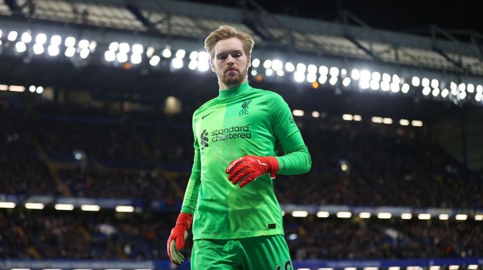 LONDON, ENGLAND - JANUARY 02: Caoimhin Kelleher of Liverpool during the Premier League match between Chelsea  and  Liverpool at Stamford Bridge on January 02, 2022 in London, England. (Photo by Catherine Ivill/Getty Images)