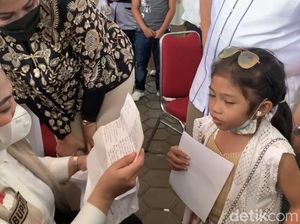 Bocah 8 Tahun Ini Hafal Nama-nama Menteri hingga Bupati Karawang Bocah 8 Tahun Ini Hafal Nama-nama Menteri hingga Bupati Karawang
