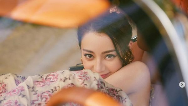 8 Pesona Dilraba Dilmurat yang Selalu Ada di Daftar 100 Wanita Tercantik Dunia 8 Pesona Dilraba Dilmurat yang Selalu Ada di Daftar 100 Wanita Tercantik Dunia