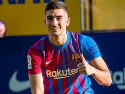 Ferran Torres Diperkenalkan Barcelona, Siap Debut di El Clasico