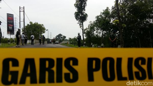 Foto-foto Rekonstruksi Handi-Salsa di Jembatan Sungai Tajum