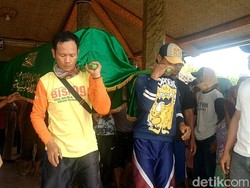 Pria Terseret Banjir Usai Sejam Panjat Pohon di Pemalang Ditemukan Tewas