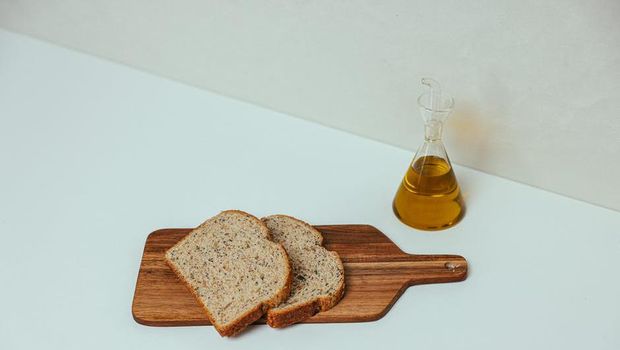 Mengganti Roti Putih dengan Roti Gandum / foto : pexels.com/CupofCouple
