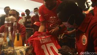 Diketahui Persija merekrut lima pemain baru untuk mengarungi paruh kedua musim.