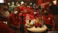 Para pemain tersebut mulai dari Makan Konate, Ikhwan Ciptady, Ahmad Bustomi, Samuel Christianson Simanjuntak, dan Ichsan Kurniawan.