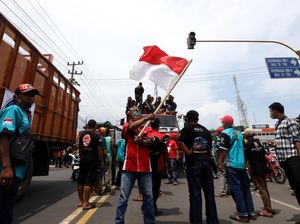 Protes ODOL, Sopir Truk Tutup Akses Pelabuhan Ketapang