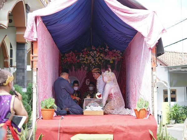 Sejoli di Magelang Viral Usai Ijab Kabul di Atas Bak Truk