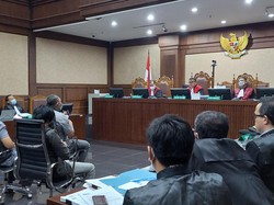 Azis Syamsuddin Bawa Nama Tuhan Bantah Saksi soal Uang Proposal Rp 200 Juta