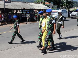 Mimik Kolonel Priyanto dan Cemooh Warga di Area Rekonstruksi Mimik Kolonel Priyanto dan Cemooh Warga di Area Rekonstruksi