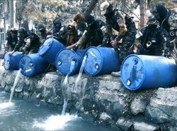 Agen Intelijen Afghanistan Buang 3.000 Liter Miras ke Kanal
