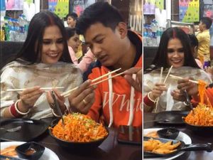 Video Bucin Suami Ajarkan Istrinya Makan Pakai Sumpit Ini Jadi Viral Video Bucin Suami Ajarkan Istrinya Makan Pakai Sumpit Ini Jadi Viral