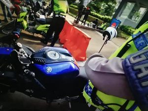 Terjawab Polisi Tilang-Kuras Moge Sunmori yang Viral Lagi Terjawab Polisi Tilang-Kuras Moge Sunmori yang Viral Lagi