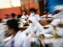 Jokowi Minta Evaluasi, Begini Gambaran Sekolah Tatap Muka di Jakarta