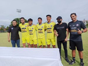 Arema FC Rekrut Dua Pemain Anyar Sebelum Jendela Transfer Tutup Arema FC Rekrut Dua Pemain Anyar Sebelum Jendela Transfer Tutup