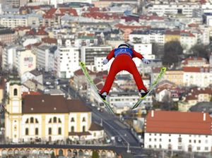 Puncak Adrenalin di Turnamen Ski Jumping