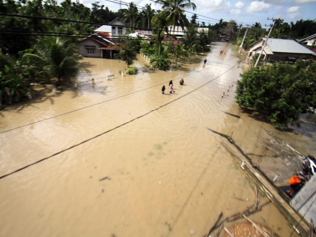 Pilu Banjir di Serambi Mekah Renggut Nyawa Bocah
