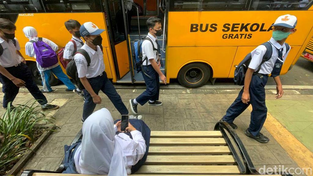 Bus Sekolah Wara-wiri Lagi Saat PTM 100 Persen Digelar di DKI