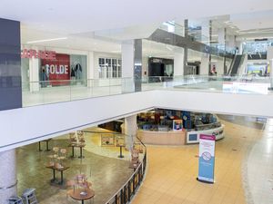 Corona Melonjak Gegara Omicron, Mal di Kanada Sepi Banget